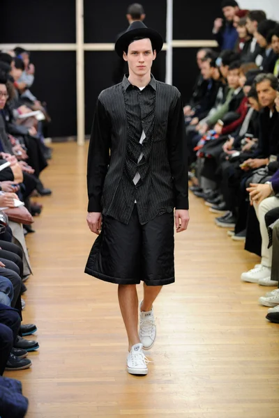 Look 28